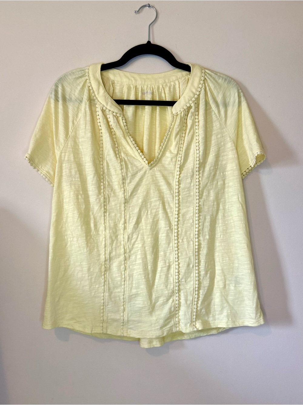 Lands' End Butter Yellow Cotton Lace Trim Split V-Neck Boho Blouse Top Size M